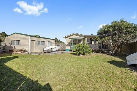 Photo of property in 151 Maunsell Road, Port Waikato, Tuakau, 2695