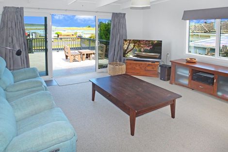 Photo of property in 122 Seabury Avenue, Foxton Beach, Foxton, 4815