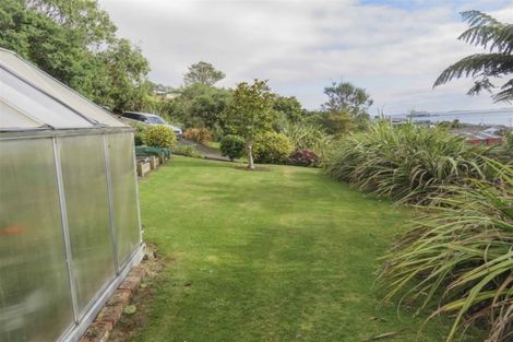 Photo of property in 86 Marine Parade, Bluff, 9814