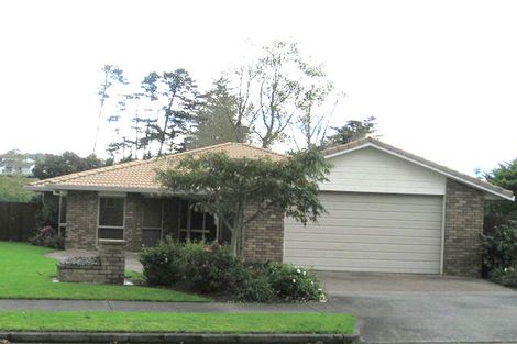 Photo of property in 33 Headcorn Place, Botany Downs, Auckland, 2010