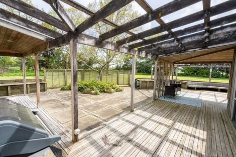Photo of property in 915 Rangiotu Road, Rangiotu, Palmerston North, 4477