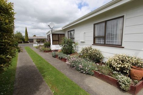 Photo of property in 77 Ormond Street, Woodville, 4920