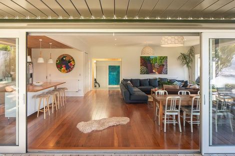 Photo of property in 62 The Crescent, Roseneath, Wellington, 6011