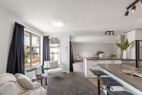 Photo of property in 14 De Bloge Place, Burwood, Christchurch, 8061