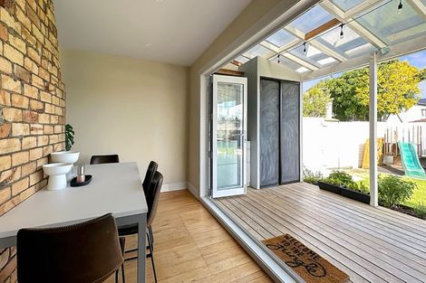 Photo of property in 18 Wairakei Street, Greenlane, Auckland, 1051