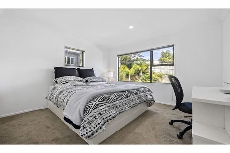 Photo of property in 14 Witton Place, Schnapper Rock, Auckland, 0632