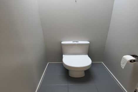 Photo of property in 2/7 Calypso Place, Rothesay Bay, Auckland, 0630