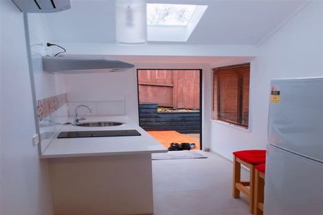 Photo of property in 16 Kerlin Crescent, West Harbour, Auckland, 0618