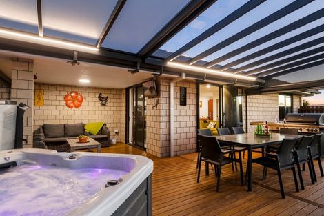 Photo of property in 5 Rexford Heights, Pyes Pa, Tauranga, 3112