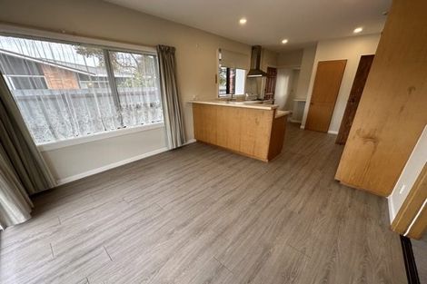 Photo of property in 32 Avonhead Road, Avonhead, Christchurch, 8042