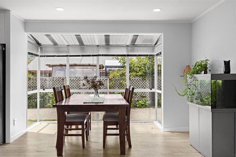 Photo of property in 2 Caesar Roose Drive, Glenview, Hamilton, 3206