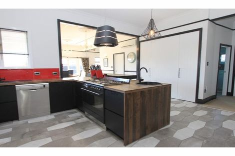 Photo of property in 37 Muller Road, Blenheim, 7201