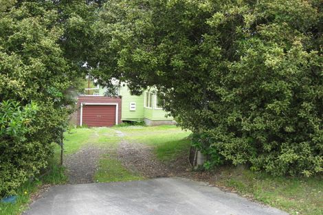 Photo of property in 1128 Whangaparaoa Road, Tindalls Beach, Whangaparaoa, 0930