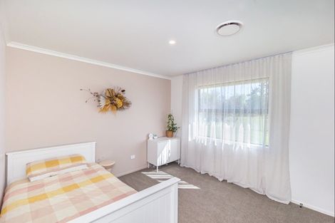 Photo of property in 49 Wakefield Road, Levin, 5571