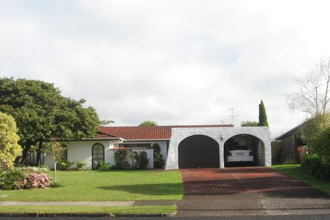 Photo of property in 15 Walworth Avenue, Pakuranga Heights, Auckland, 2010