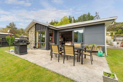 Photo of property in 186 Plateau Road, Te Marua, Upper Hutt, 5018