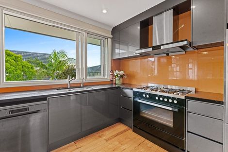 Photo of property in 1a Muritai Road, Milford, Auckland, 0620