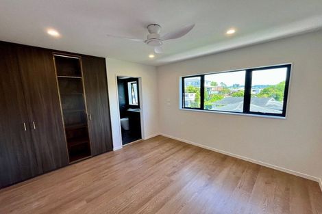 Photo of property in 1/2145 Great North Road, Avondale, Auckland, 0600