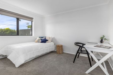 Photo of property in 1 Catherine Lane, Levin, 5510