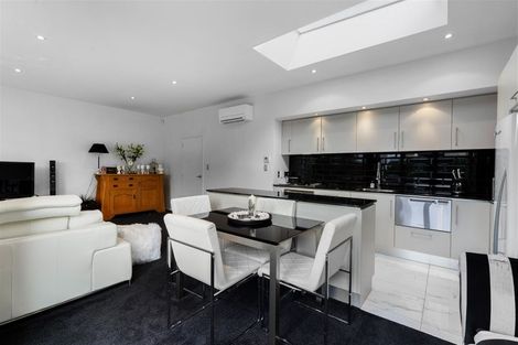 Photo of property in 28 Rhodes Street, Merivale, Christchurch, 8014