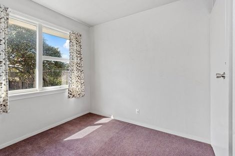 Photo of property in 4 Carisbrooke Street, Aranui, Christchurch, 8061