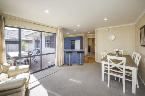 Photo of property in 94 Summerhill Drive, Fitzherbert, Palmerston North, 4410