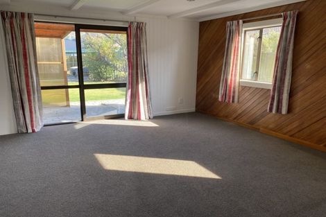 Photo of property in 14 Warner Place, Heathcote Valley, Christchurch, 8022