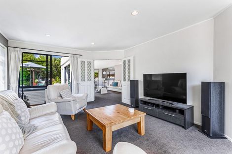 Photo of property in 15 Cellarmans Street, Te Atatu Peninsula, Auckland, 0610