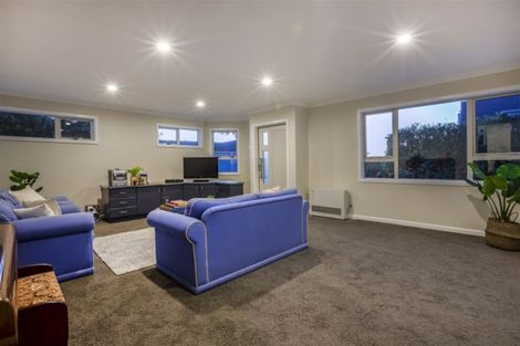 Photo of property in 68a Kahu Road, Paremata, Porirua, 5024