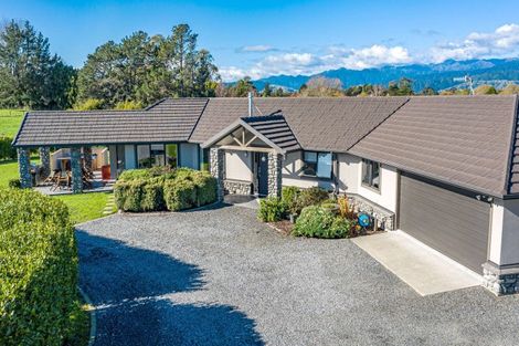 Photo of property in 9 Tullahoma Way, Ohau, Levin, 5570