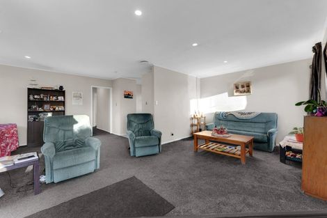 Photo of property in 2/41 Taitimu Drive, Weymouth, Auckland, 2103