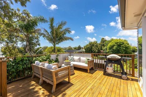 Photo of property in 10 Margaret Place, Merrilands, New Plymouth, 4312