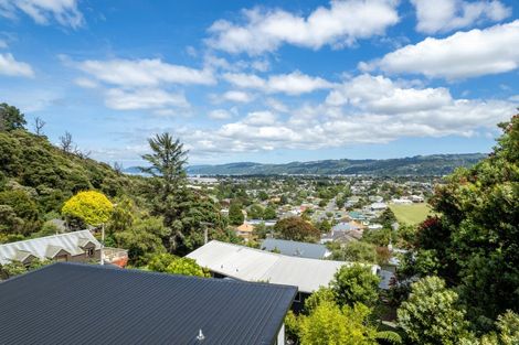 Photo of property in 212a Whites Line East, Waiwhetu, Lower Hutt, 5010