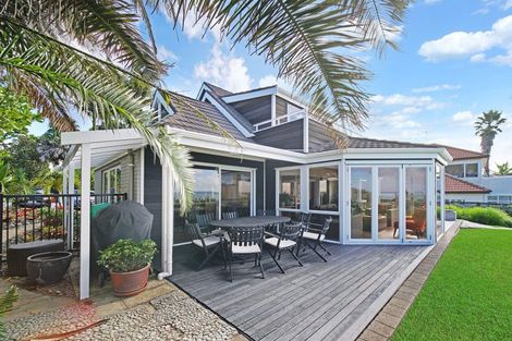 Photo of property in 13 Gilberd Place, Torbay, Auckland, 0630