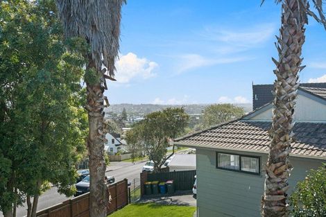 Photo of property in 9 Sungrove Rise, Sunnyvale, Auckland, 0612