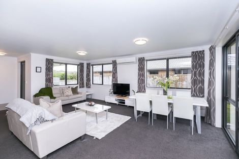 Photo of property in 8 Max Landing, Grandview Heights, Hamilton, 3200