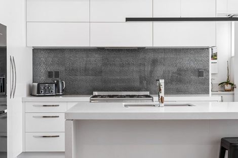 Photo of property in 1 Aporo Drive, Kumeu, 0810