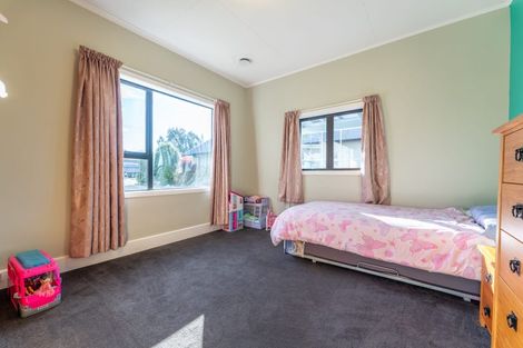 Photo of property in 18 Mckenzie Street, Geraldine, 7930