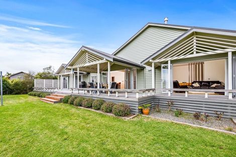 Photo of property in 53 Motu Road, Kumeu, 0891