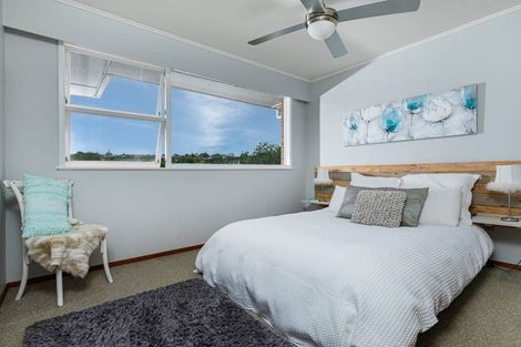 Photo of property in 2/6 Palawan Place, Torbay, Auckland, 0630