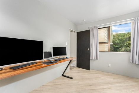 Photo of property in 28 Peterhouse Street, Tawa, Wellington, 5028