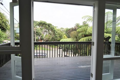 Photo of property in 9 Ardross Avenue, Khandallah, Wellington, 6035