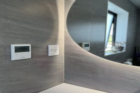 Photo of property in 41a Peach Road, Glenfield, Auckland, 0629