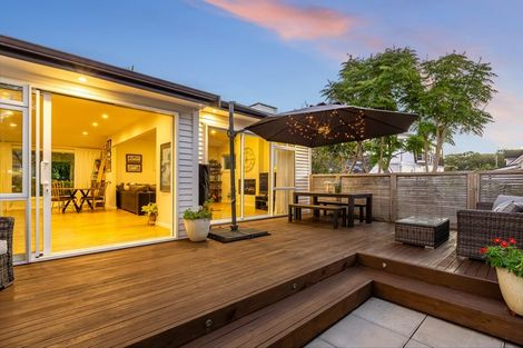 Photo of property in 18 Colin Grove, Hutt Central, Lower Hutt, 5010