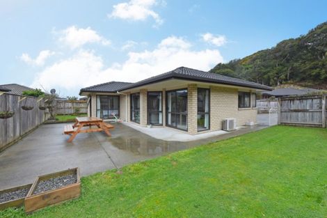 Photo of property in 19 Aragon Grove, Kingsley Heights, Upper Hutt, 5018