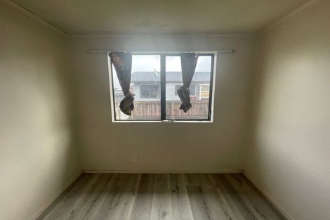 Photo of property in 2/12 Trimdon Street, Randwick Park, Auckland, 2105