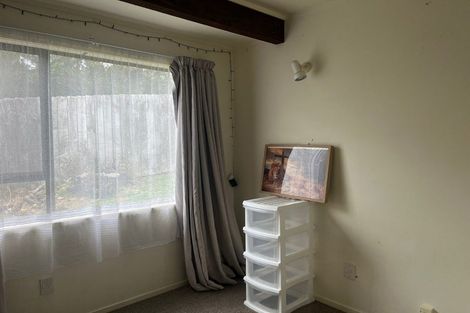 Photo of property in 2/4 Lyons Avenue, Murrays Bay, Auckland, 0630
