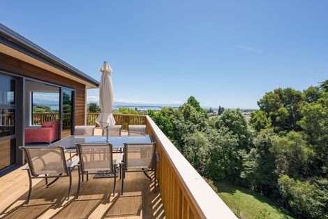 Photo of property in 17 Clairmont Heights, Stoke, Nelson, 7011