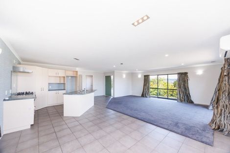Photo of property in 24 Lydia Place, Kelvin Grove, Palmerston North, 4414