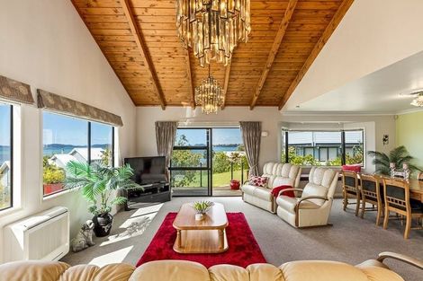 Photo of property in 16 Kahurangi Place, Snells Beach, 0920